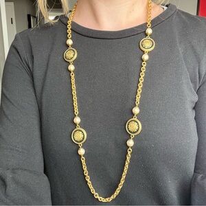 Gold Vintage Necklace with Medallions and Pearls